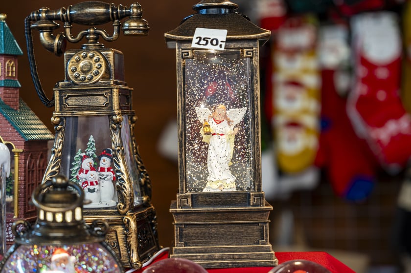 Jarmark Bożonarodzeniowy 2024 we Wrocławiu - na zdjęciach produkty, które można kupić na jarmarku